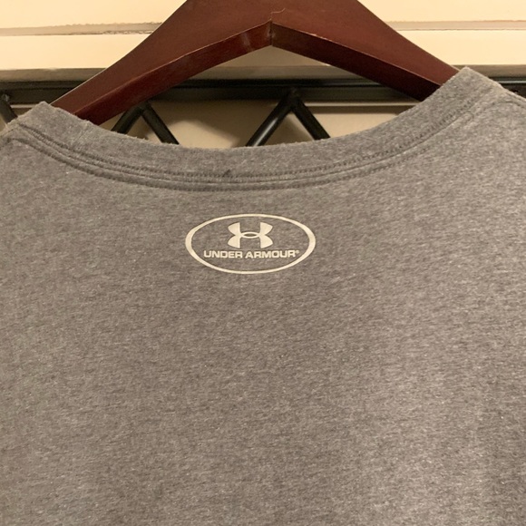 Under Armour T-Shirt - Picture 5 of 6